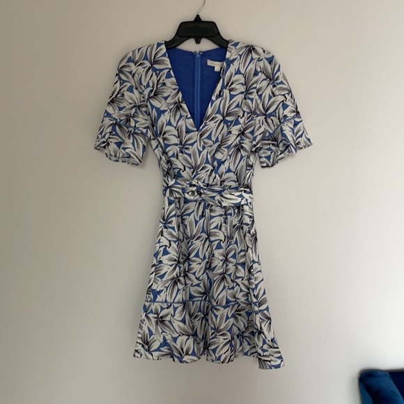 Zoey Floral Linen Blend Dress
JONATHAN SIMKHAI 4 - Picture 2 of 7